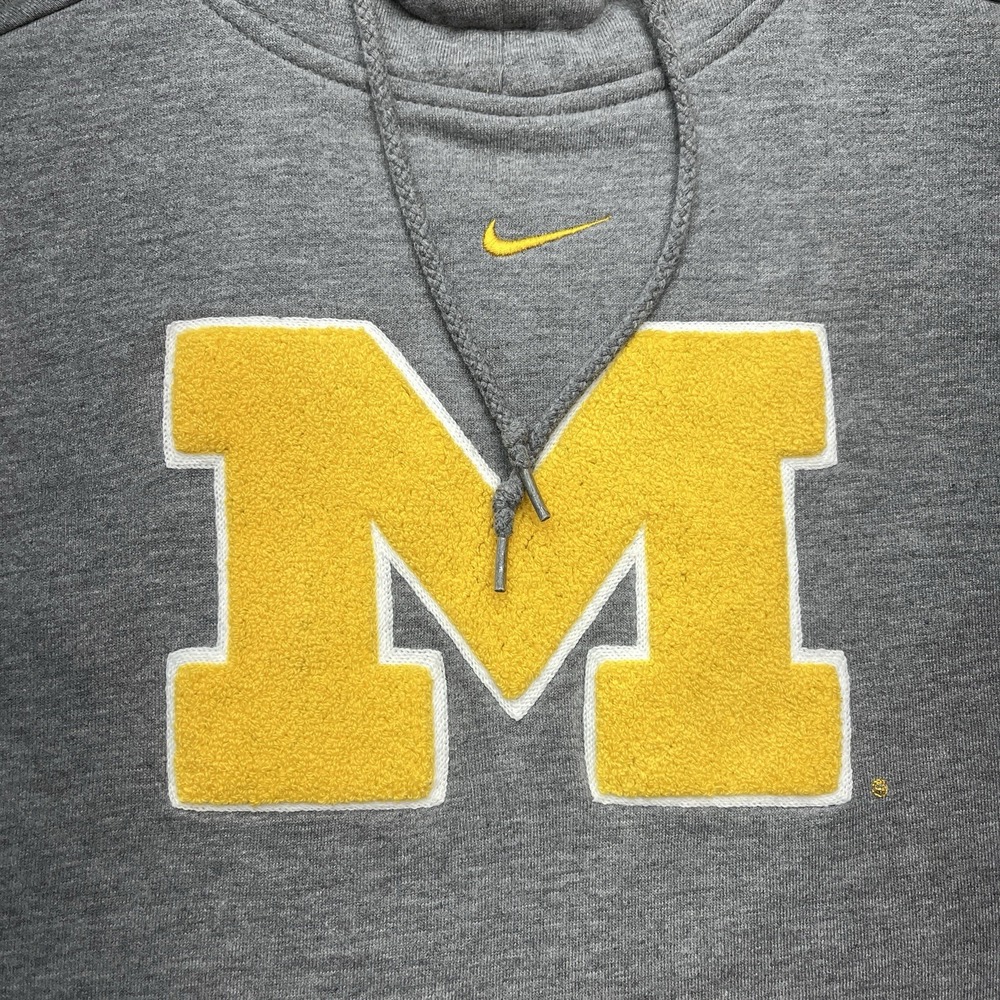 Nike Michigan Wolverines Center Swoosh Hoodie Mens M Y2K Gray Yellow Embroidered - Picture 5 of 12